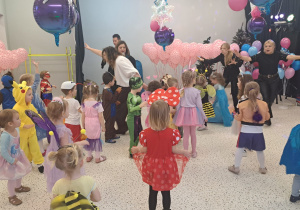 "Czas na bal!" - Walentynkowy Bal Karnawałowy, grupa IX