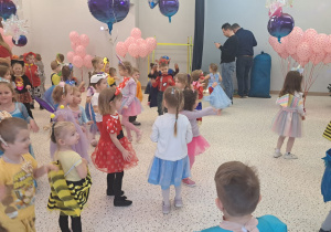 "Czas na bal!" - Walentynkowy Bal Karnawałowy, grupa IX