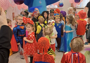 "Czas na bal!" - Walentynkowy Bal Karnawałowy, grupa IX