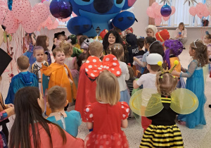 "Czas na bal!" - Walentynkowy Bal Karnawałowy, grupa IX