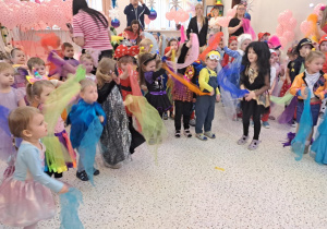 "Czas na bal!" - Walentynkowy Bal Karnawałowy, grupa IX