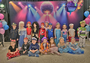 Maski, stroje i korony – dziś karnawał wymarzony … walentynkowo-karnawałowy bal – Grupa X .