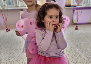 Maski, stroje i korony – dziś karnawał wymarzony … walentynkowo-karnawałowy bal – Grupa X .