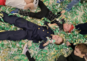 Maski, stroje i korony – dziś karnawał wymarzony … walentynkowo-karnawałowy bal – Grupa X .