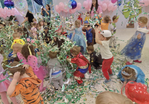 Maski, stroje i korony – dziś karnawał wymarzony … walentynkowo-karnawałowy bal – Grupa X .