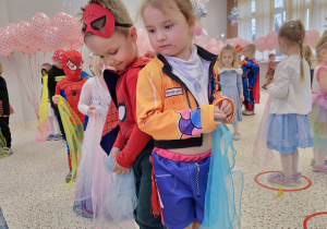 Maski, stroje i korony – dziś karnawał wymarzony … walentynkowo-karnawałowy bal – Grupa X .