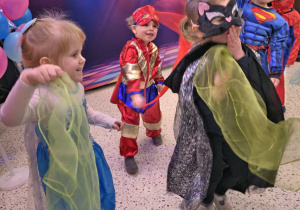 Maski, stroje i korony – dziś karnawał wymarzony … walentynkowo-karnawałowy bal – Grupa X .