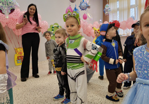 Maski, stroje i korony – dziś karnawał wymarzony … walentynkowo-karnawałowy bal – Grupa X .