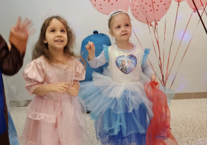 Maski, stroje i korony – dziś karnawał wymarzony … walentynkowo-karnawałowy bal – Grupa X .