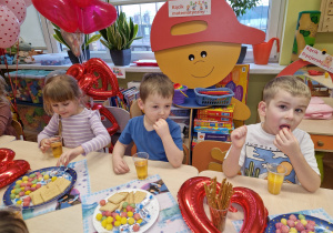 Maski, stroje i korony – dziś karnawał wymarzony … walentynkowo-karnawałowy bal – Grupa X .