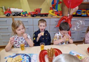 Maski, stroje i korony – dziś karnawał wymarzony … walentynkowo-karnawałowy bal – Grupa X .