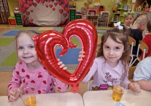 Maski, stroje i korony – dziś karnawał wymarzony … walentynkowo-karnawałowy bal – Grupa X .