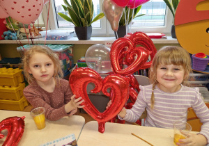 Maski, stroje i korony – dziś karnawał wymarzony … walentynkowo-karnawałowy bal – Grupa X .