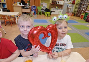 Maski, stroje i korony – dziś karnawał wymarzony … walentynkowo-karnawałowy bal – Grupa X .