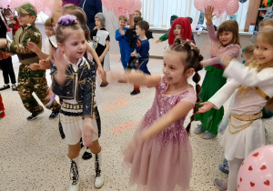 Bal karnawałowo – walentynkowy w grupie V.