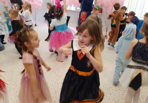 Bal karnawałowo – walentynkowy w grupie V.