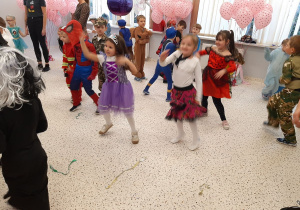 Bal karnawałowo – walentynkowy w grupie V.