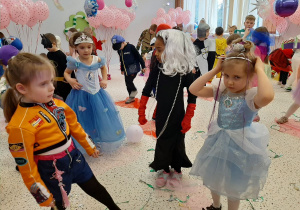 Bal karnawałowo – walentynkowy w grupie V.