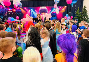 "Roztańczony karnawał" - bal w gr. XI