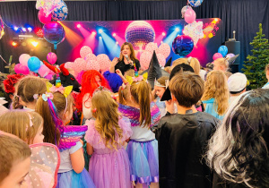 "Roztańczony karnawał" - bal w gr. XI