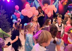 "Roztańczony karnawał" - bal w gr. XI