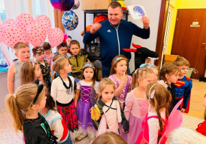 "Roztańczony karnawał" - bal w gr. XI