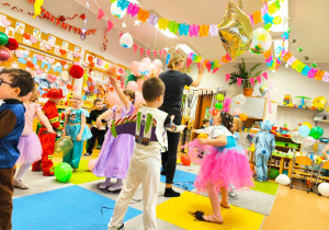 "Niech żyje bal!"- walentynkowy bal karnawałowy w gr. XII