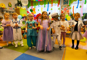 "Niech żyje bal!"- walentynkowy bal karnawałowy w gr. XII