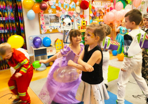 "Niech żyje bal!"- walentynkowy bal karnawałowy w gr. XII