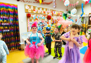 "Niech żyje bal!"- walentynkowy bal karnawałowy w gr. XII