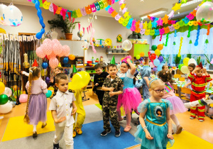 "Niech żyje bal!"- walentynkowy bal karnawałowy w gr. XII