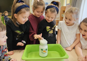 „Zima pełna magii” – projekt edukacyjny w gr. IV - ciąg dalszy