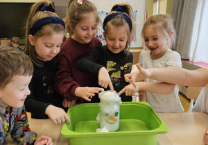 „Zima pełna magii” – projekt edukacyjny w gr. IV - ciąg dalszy