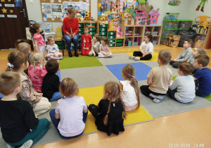 „Czytanie łączy pokolenia”- projekt czytelniczy w gr. XII