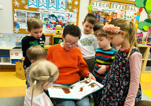 „Czytanie łączy pokolenia”- projekt czytelniczy w gr. XII