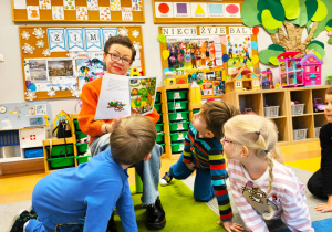 „Czytanie łączy pokolenia”- projekt czytelniczy w gr. XII