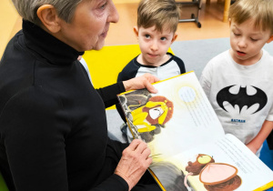 „Czytanie łączy pokolenia”- projekt czytelniczy w gr. XII