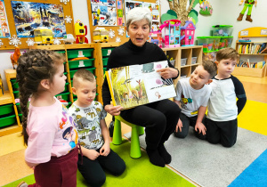 „Czytanie łączy pokolenia”- projekt czytelniczy w gr. XII