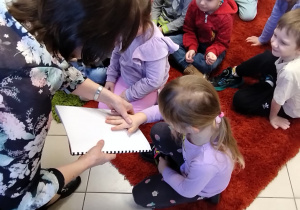 W bibliotece gościliśmy – wielki świat książek odkryliśmy - grupa X.