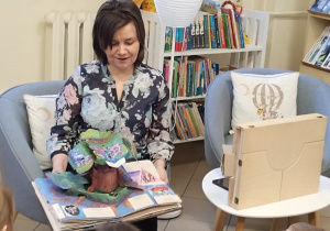 W bibliotece gościliśmy – wielki świat książek odkryliśmy - grupa X.