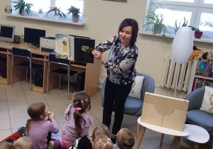 W bibliotece gościliśmy – wielki świat książek odkryliśmy - grupa X.