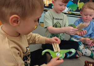 "Tajemnice prehistorycznego świata dinozaurów"-czyli projekt edukacyjny w grupie II