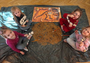 "Tajemnice prehistorycznego świata dinozaurów"-czyli projekt edukacyjny w grupie II