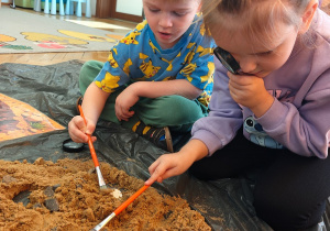 "Tajemnice prehistorycznego świata dinozaurów"-czyli projekt edukacyjny w grupie II