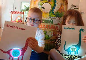 "Tajemnice prehistorycznego świata dinozaurów"-czyli projekt edukacyjny w grupie II