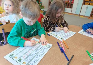 "Tajemnice prehistorycznego świata dinozaurów"-czyli projekt edukacyjny w grupie II