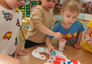 "Tajemnice prehistorycznego świata dinozaurów"-czyli projekt edukacyjny w grupie II