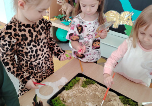 "Tajemnice prehistorycznego świata dinozaurów"-czyli projekt edukacyjny w grupie II