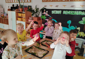 "Tajemnice prehistorycznego świata dinozaurów"-czyli projekt edukacyjny w grupie II