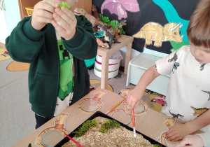 "Tajemnice prehistorycznego świata dinozaurów"-czyli projekt edukacyjny w grupie II